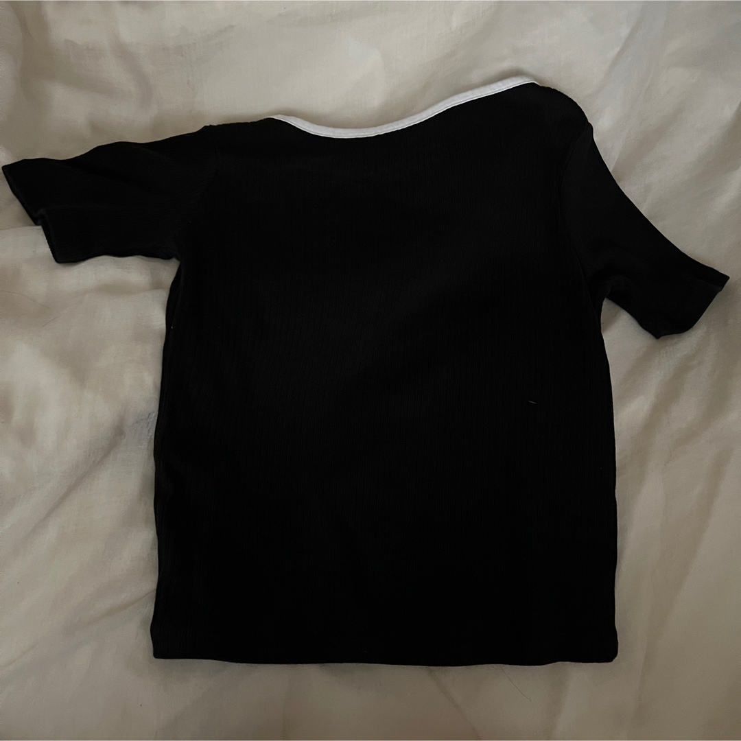 GU(ジーユー)のGU スクエアネックTシャツ ブラック レディースのトップス(Tシャツ(半袖/袖なし))の商品写真