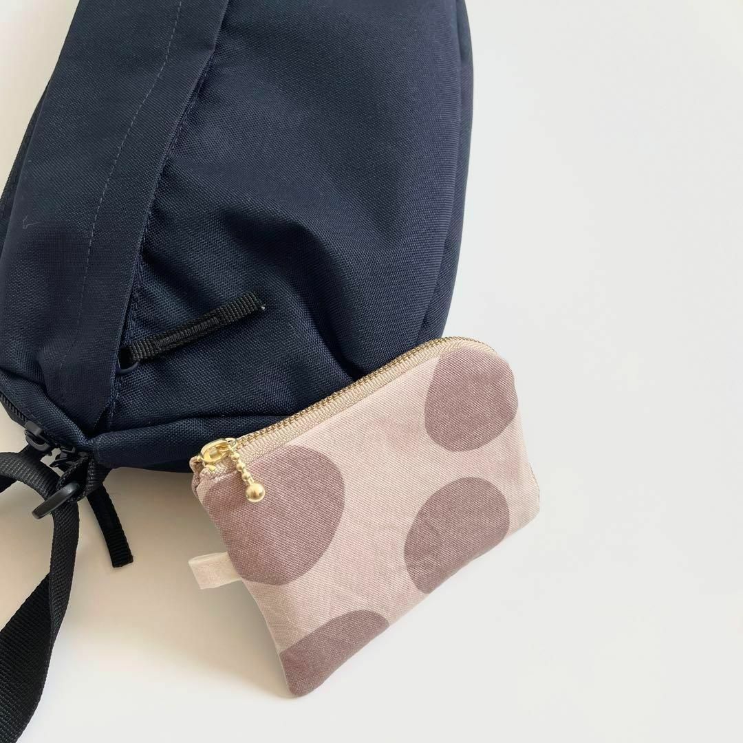 くすみピンクの水玉　L字ファスナーコンパクト財布 ハンドメイドのファッション小物(財布)の商品写真