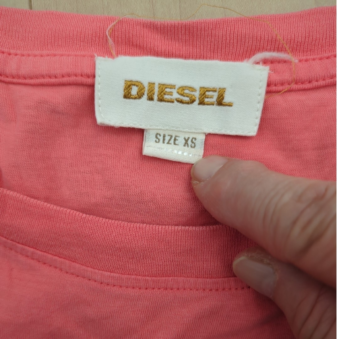 DIESEL(ディーゼル)のDIESEL　Tシャツ　XS　美品 レディースのトップス(Tシャツ(半袖/袖なし))の商品写真