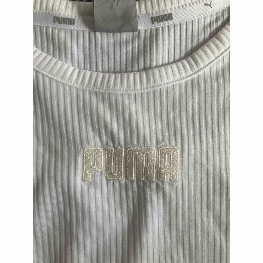 PUMA(プーマ)の新品　プーマPUMA レディースMサイズ　ホワイト　白　タンクトップ　短丈 レディースのトップス(タンクトップ)の商品写真