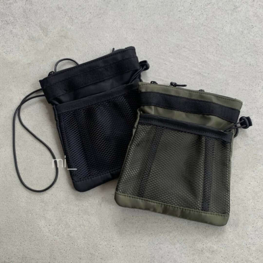 スクエア サコッシュ ショルダー 黒 人気 レディース メンズ ユニセックス レディースのバッグ(ショルダーバッグ)の商品写真