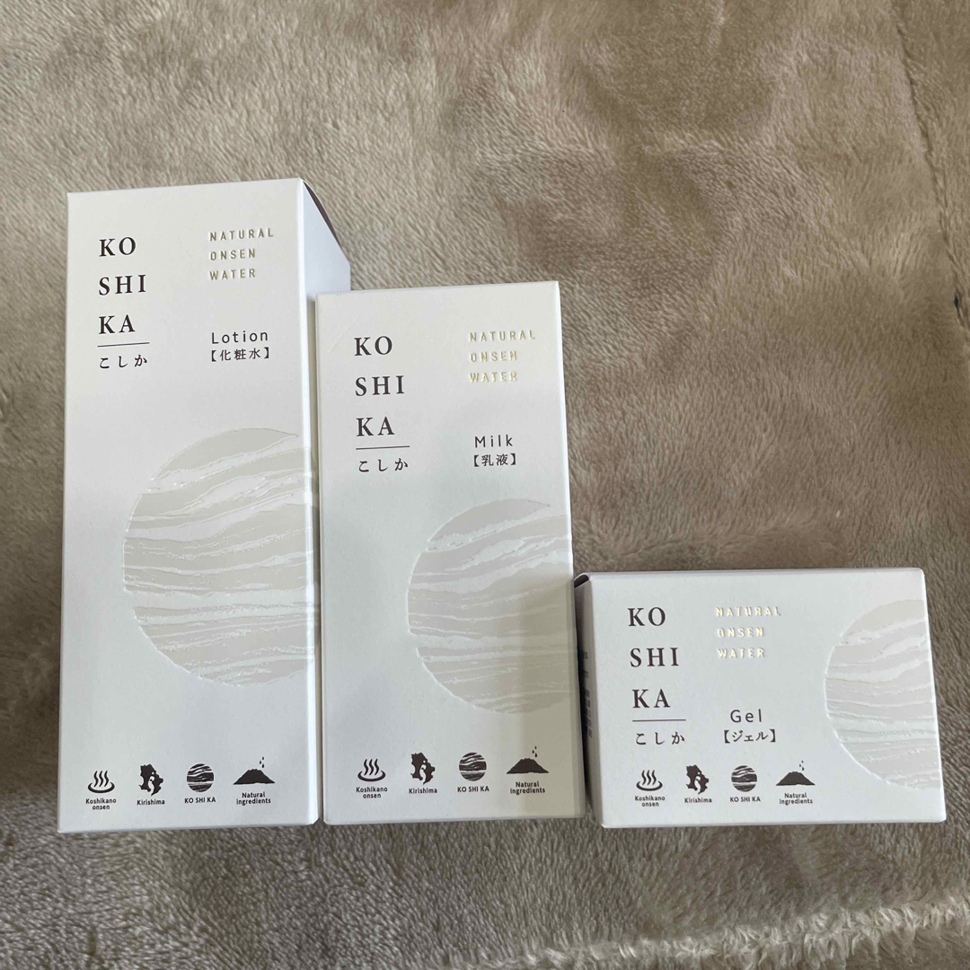 KO SHI KA（こしか）　化粧水　乳液　ジェル　３点 コスメ/美容のスキンケア/基礎化粧品(化粧水/ローション)の商品写真