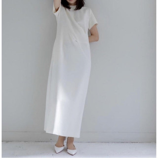 ジルサンダー(Jil Sander)の新品未使用　deres ドレーピングドレス 白　半袖 ワンピース　サイズ1(ロングワンピース/マキシワンピース)