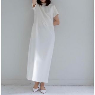 ジルサンダー(Jil Sander)の新品未使用　deres ドレーピングドレス 白　半袖 ワンピース　サイズ1(ロングワンピース/マキシワンピース)