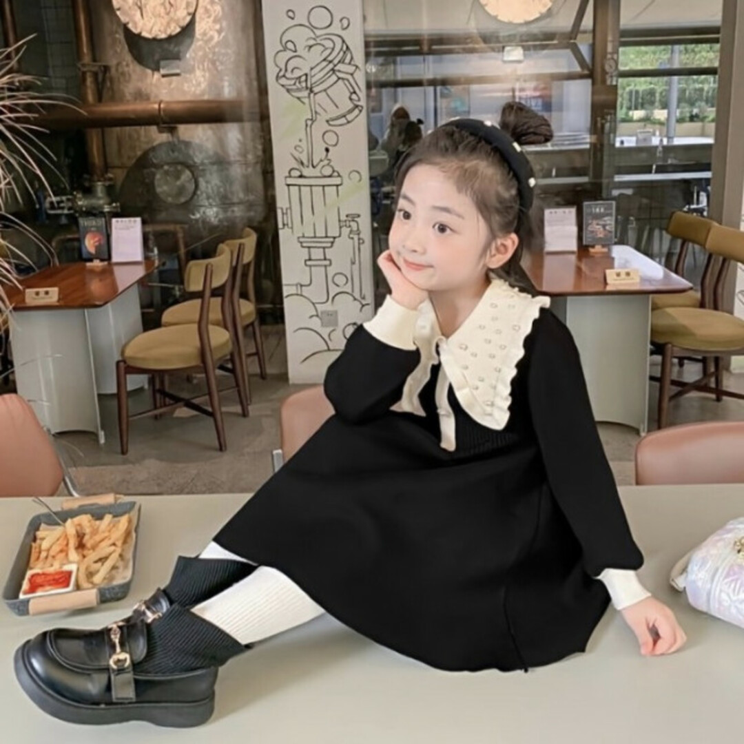 120 ビッグカラーニットワンピース 白 黒 キッズ 女の子 韓国子供服 パール キッズ/ベビー/マタニティのキッズ服女の子用(90cm~)(ワンピース)の商品写真