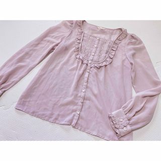 レストローズ(L'EST ROSE)のレストローズ　フリル可愛いブラウス　美品(シャツ/ブラウス(長袖/七分))