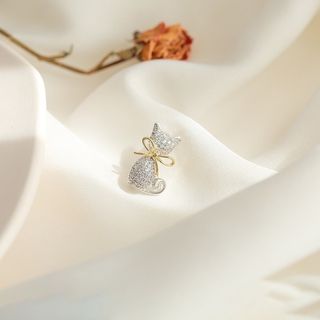 その他 ダイヤ1.00ct エメラルド0.11ct 犬モチーフ ブローチの通販|ラクマ その他 ダイヤ1.00ct エメラルド0.11ct 犬モチーフ ブローチの通販|ラクマ