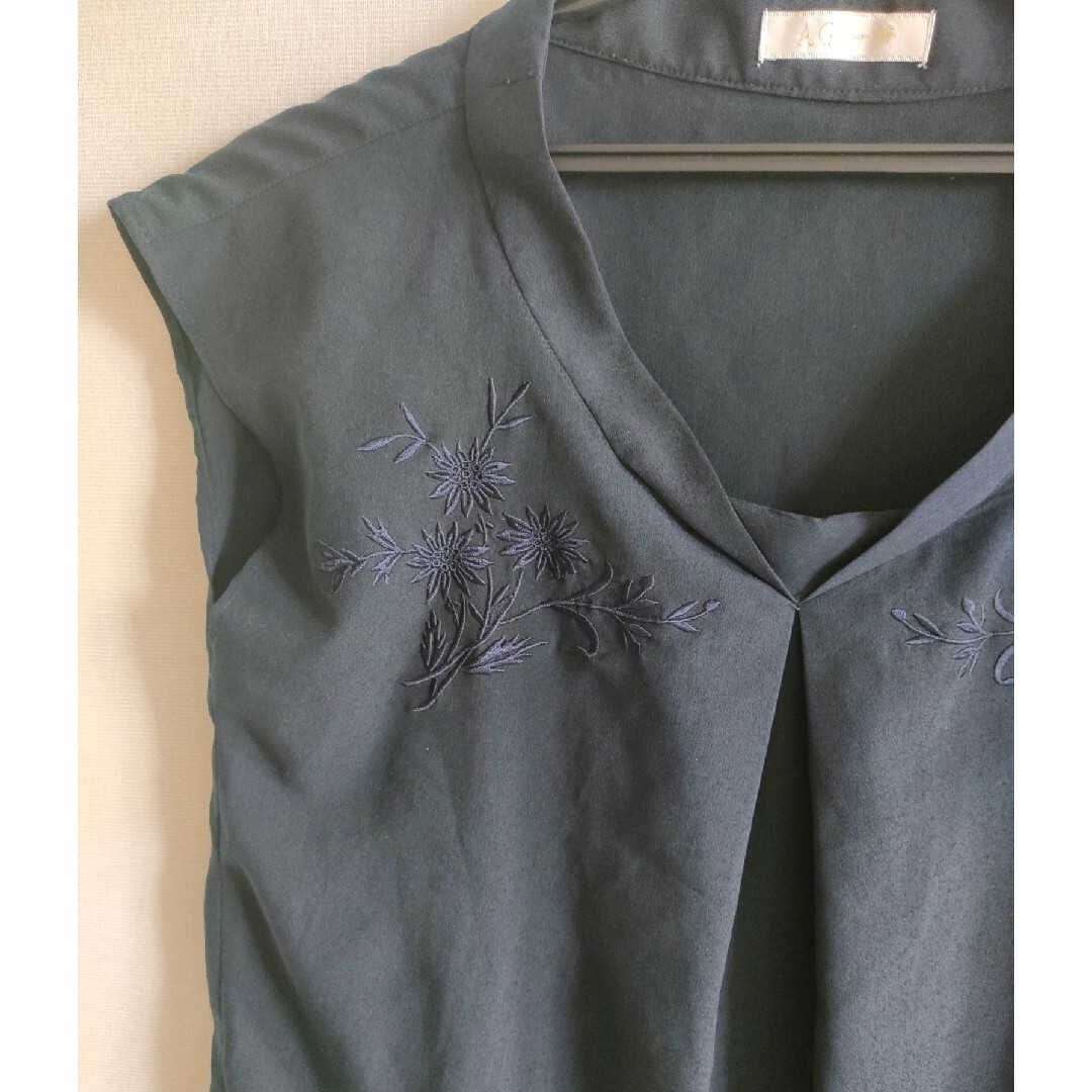 AG by aquagirl(エージーバイアクアガール)のアクアガール　トップス　カットソー　シフォン　ネイビー　Mサイズ レディースのトップス(シャツ/ブラウス(半袖/袖なし))の商品写真