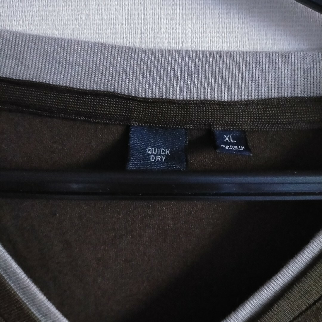 UNIQLO(ユニクロ)のユニクロ　メンズ　Tシャツ　Vネック　クイックドライ　カーキ　XL メンズのトップス(Tシャツ/カットソー(半袖/袖なし))の商品写真