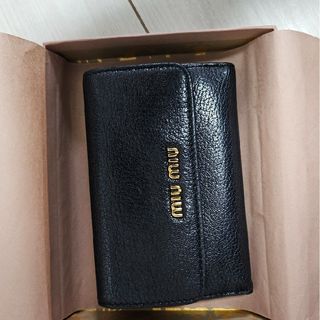 ミュウミュウ(miumiu)のmiumiu 財布　ミュウミュウ　財布(財布)