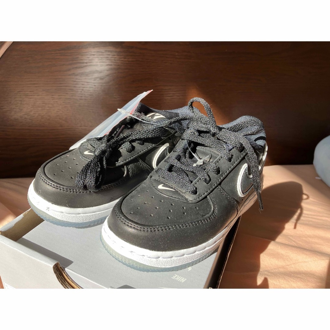 NIKE(ナイキ)のナイキ　フォース1　コリンキャパニック　ホワイト　ブラック　15cm キッズ/ベビー/マタニティのキッズ靴/シューズ(15cm~)(スニーカー)の商品写真