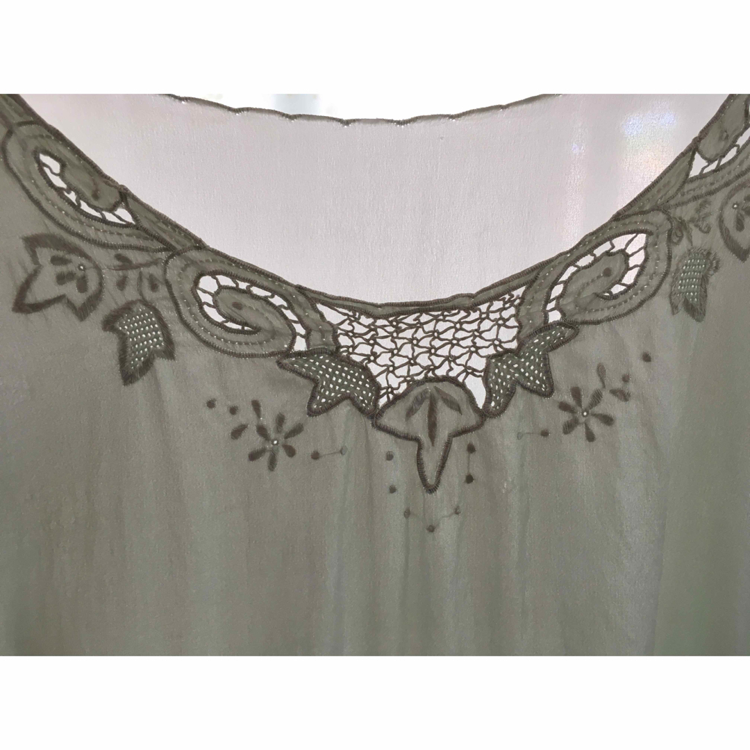 肌触りが良い夏涼しい冬暖かいシルク100%2枚ヴィンテージレースフランス刺繍 レディースのトップス(シャツ/ブラウス(半袖/袖なし))の商品写真