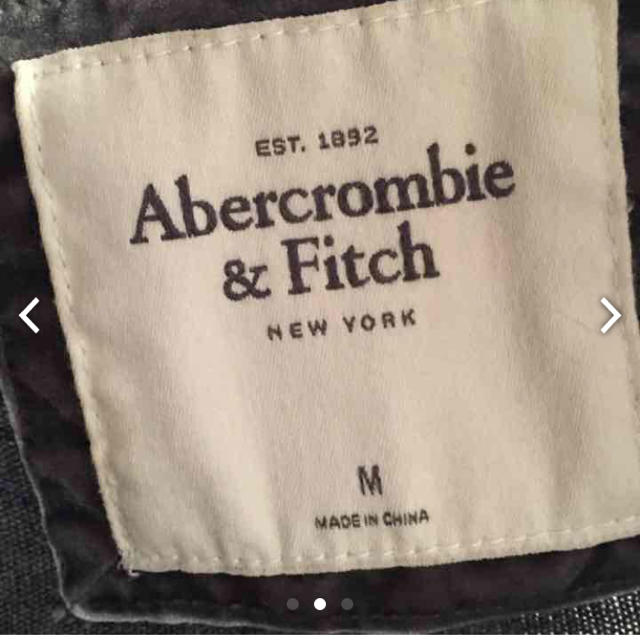 Abercrombie&Fitch(アバクロンビーアンドフィッチ)のフリル付きカーディガン レディースのトップス(カーディガン)の商品写真