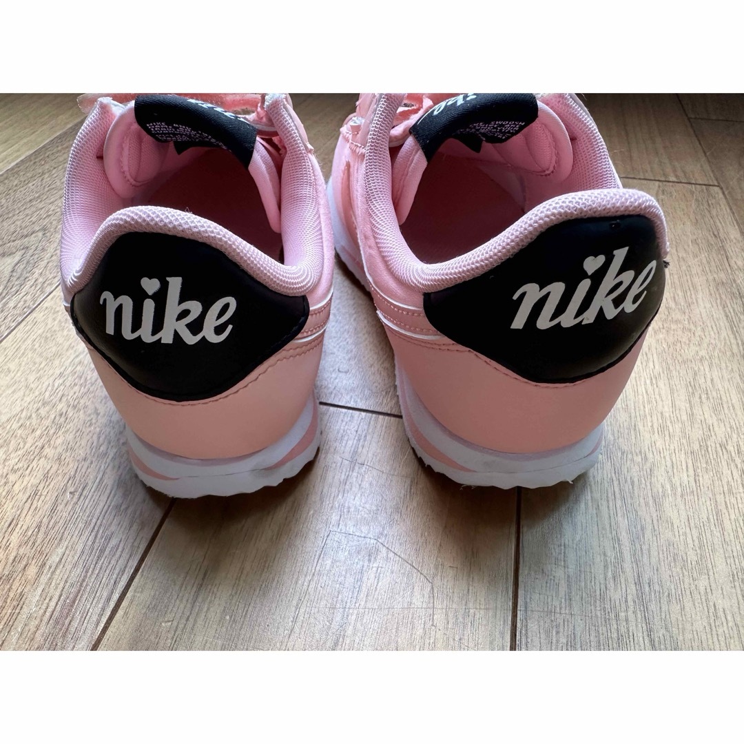 NIKE(ナイキ)の新品♡Nike♡ピンク スニーカー 19cm  キッズ/ベビー/マタニティのキッズ靴/シューズ(15cm~)(スニーカー)の商品写真