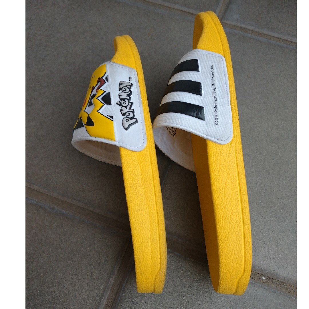 adidas(アディダス)のアディダス ポケモン コラボ サンダル キッズ/ベビー/マタニティのキッズ靴/シューズ(15cm~)(サンダル)の商品写真