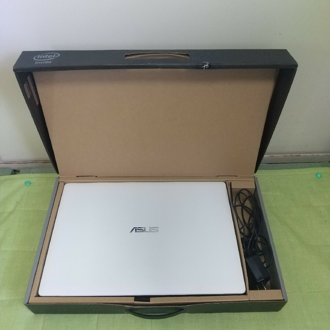 ASUS ノートパソコン X553MA-WHITE 箱あり ASUS ノートパソコン X553MA-WHITE 箱あり