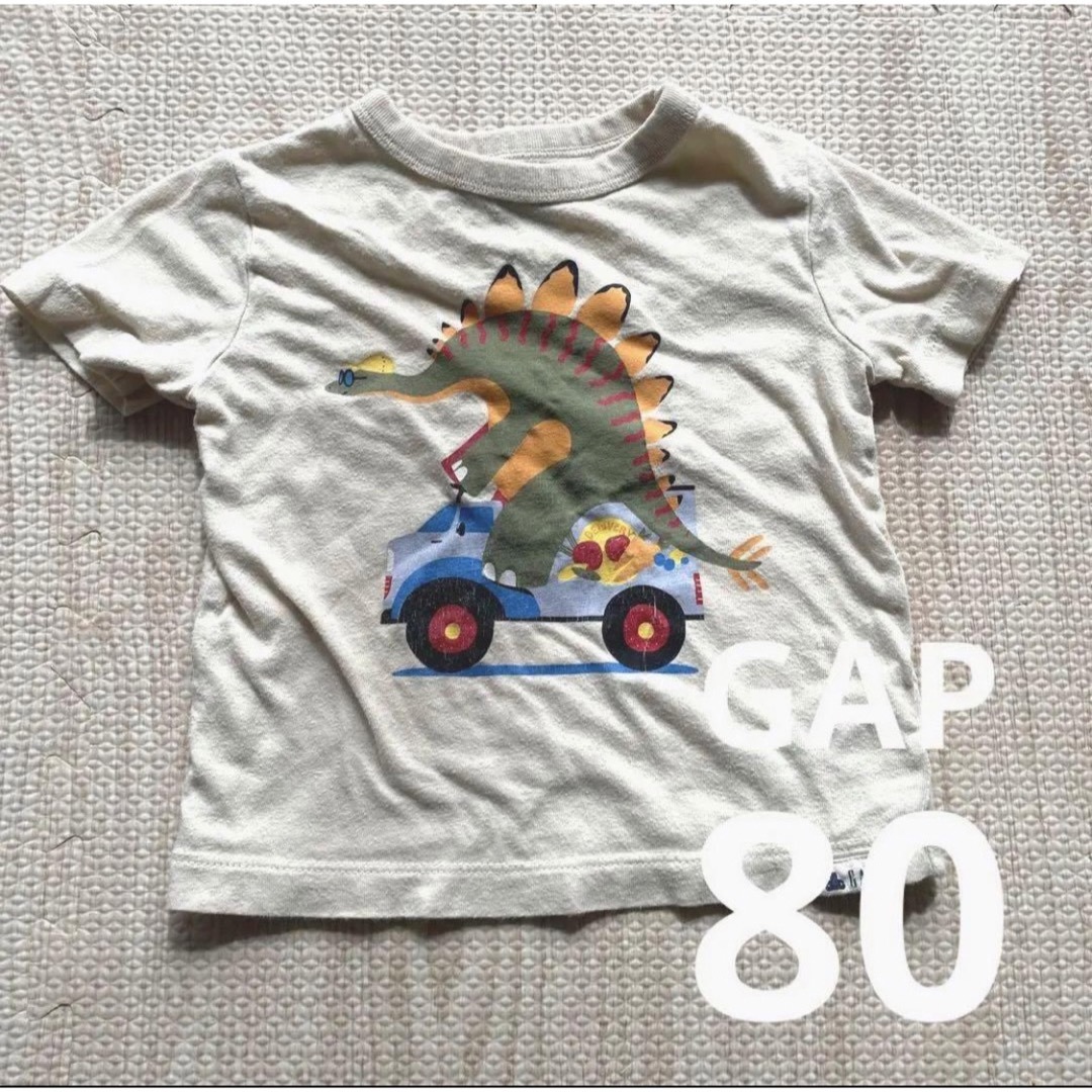 babyGAP(ベビーギャップ)のGAP 80cm 半袖　Tシャツ　12-18m 恐竜　車　ベビー キッズ/ベビー/マタニティのベビー服(~85cm)(Ｔシャツ)の商品写真