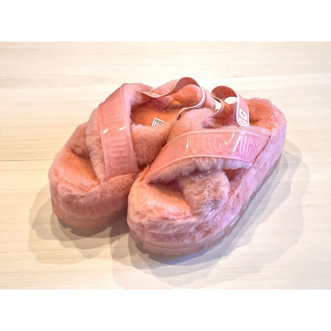 UGG(アグ)の新品未使用 UGG FAZZITA CLEAR ピンク 25cm 厚底サンダル レディースの靴/シューズ(サンダル)の商品写真