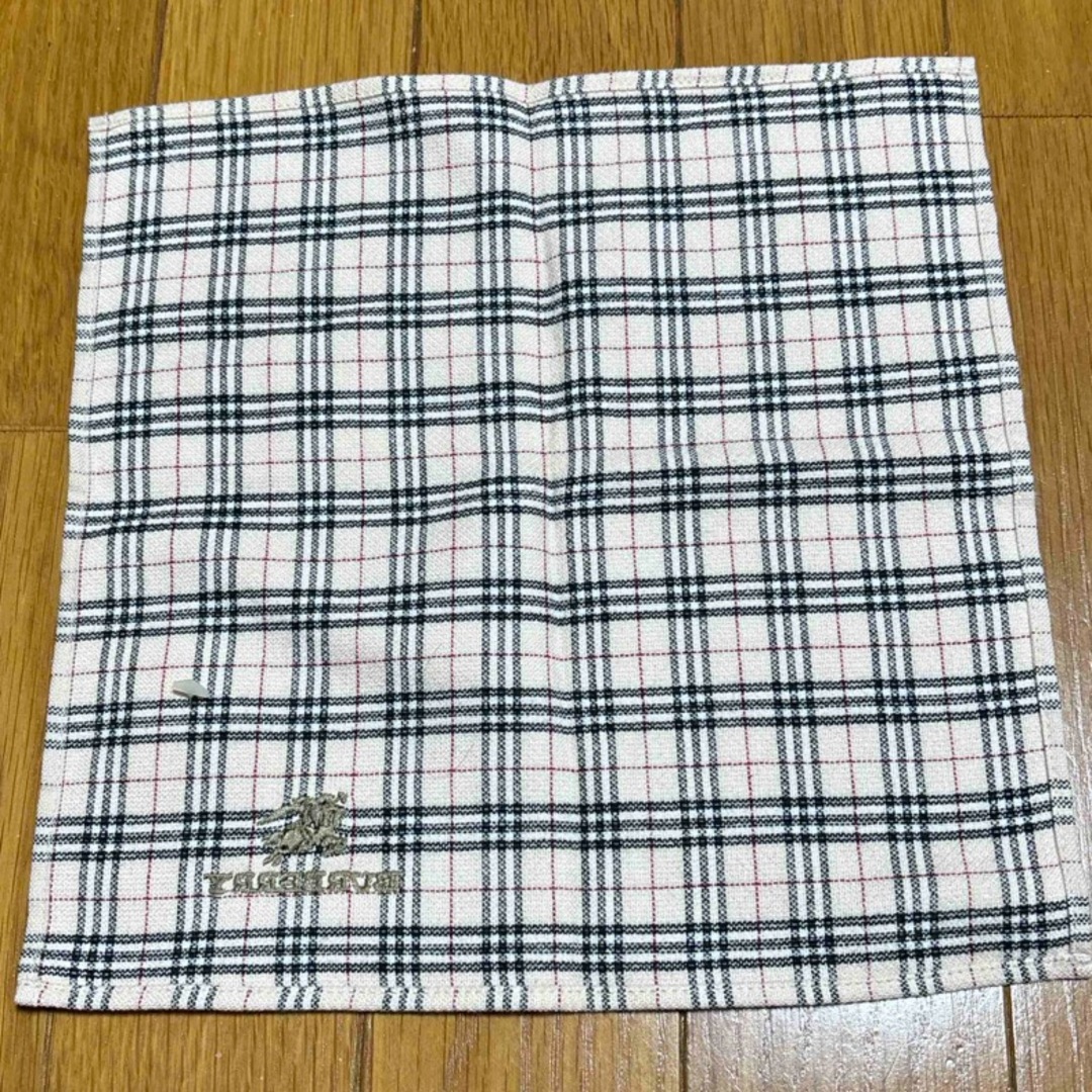 BURBERRY(バーバリー)のバーバリー  タオルハンカチ　ホワイト メンズのファッション小物(ハンカチ/ポケットチーフ)の商品写真