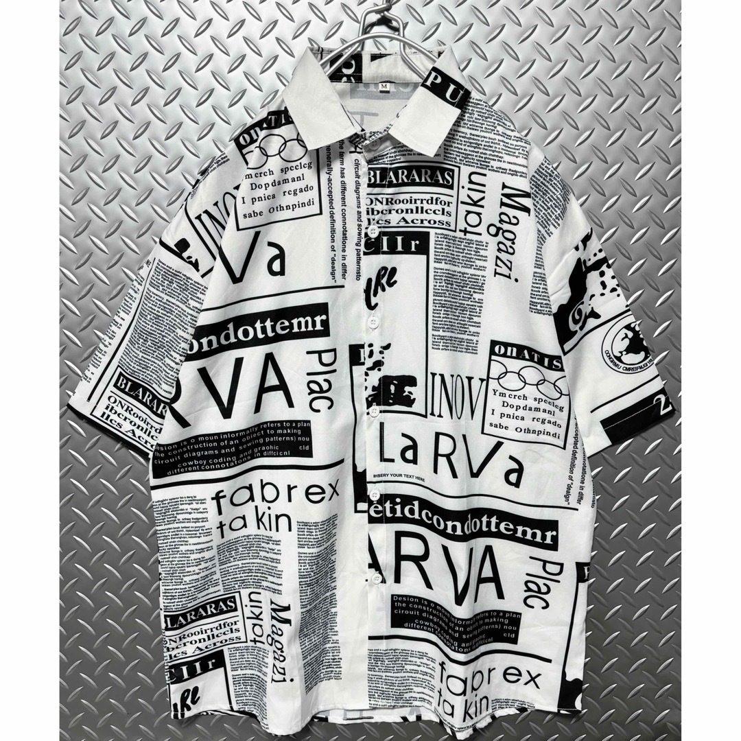 VINTAGE(ヴィンテージ)の【美品】半袖シャツ 柄シャツ 英字 ロゴ 総柄 ストリート オーバーサイズ メンズのトップス(シャツ)の商品写真