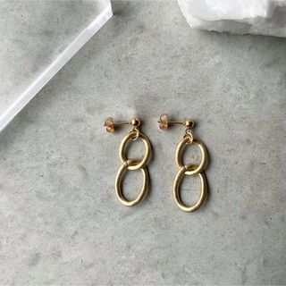 マットゴールド2連フープ樹脂ピアス・ピアス・イヤリング(ピアス)