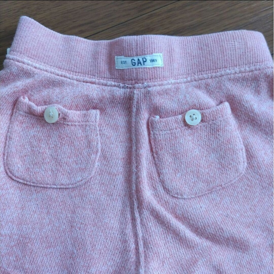 babyGAP(ベビーギャップ)のキッズ　ベビー　女の子　スウェット　パンツ キッズ/ベビー/マタニティのベビー服(~85cm)(パンツ)の商品写真