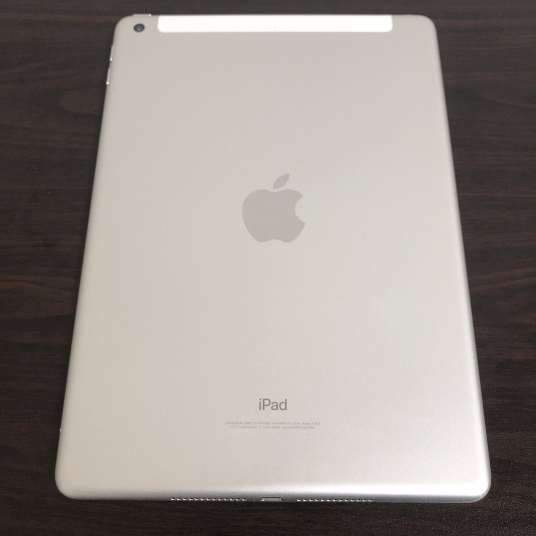 iPad(アイパッド)の9302【早い者勝ち】iPad6 第6世代 32GB SIMフリー☆ スマホ/家電/カメラのPC/タブレット(タブレット)の商品写真