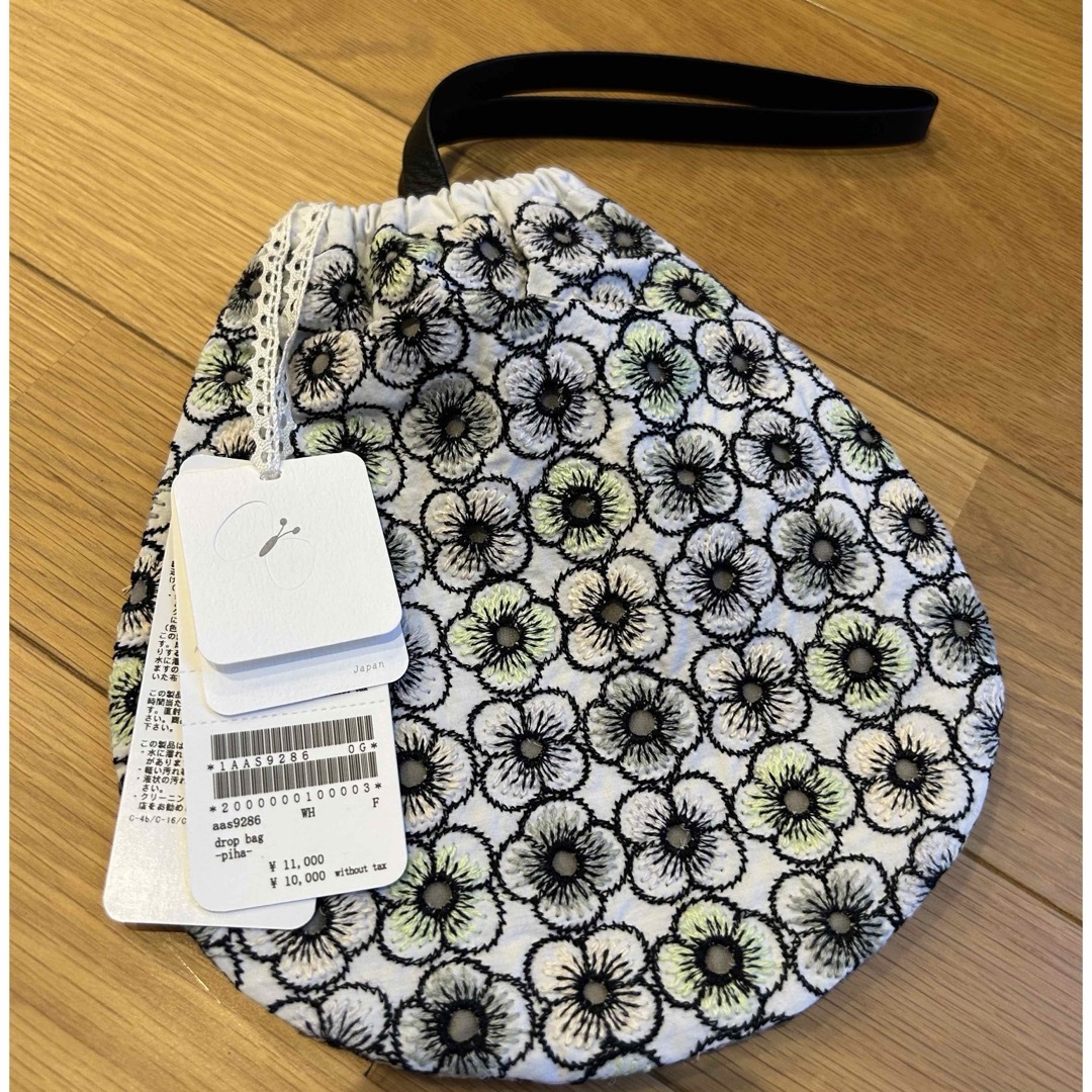 mina perhonen(ミナペルホネン)のミナペルホネン drop bag piha ドロップバッグ ピハ 白 ホワイト レディースのバッグ(ハンドバッグ)の商品写真