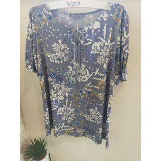 ローラアシュレイ(LAURA ASHLEY)の♡Laura Ashley♡　ローラアシュレイ　トップス(カットソー(半袖/袖なし))