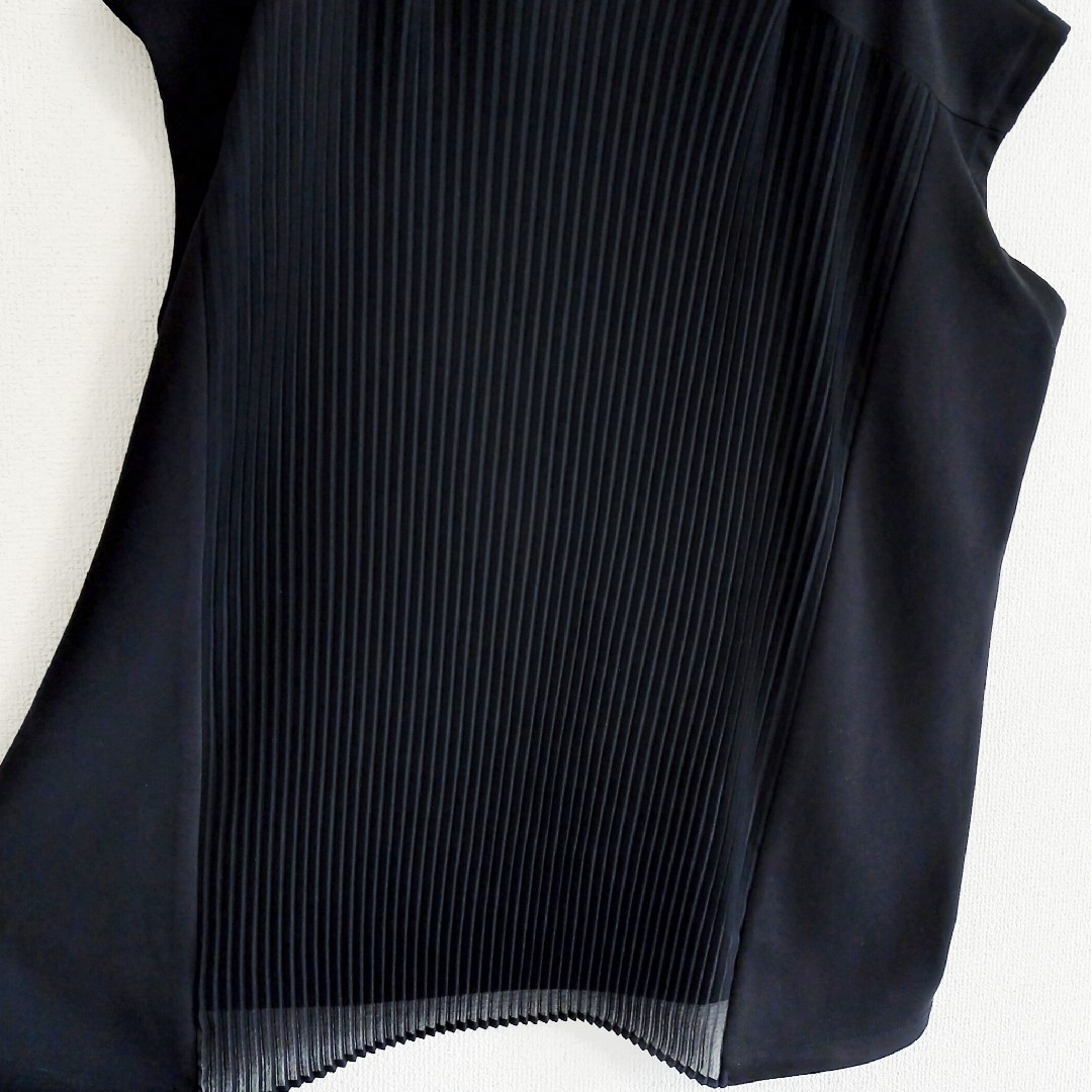 美品 β ベータ バックプリーツ ノースリーブ プルオーバー 黒 M レディースのトップス(シャツ/ブラウス(半袖/袖なし))の商品写真