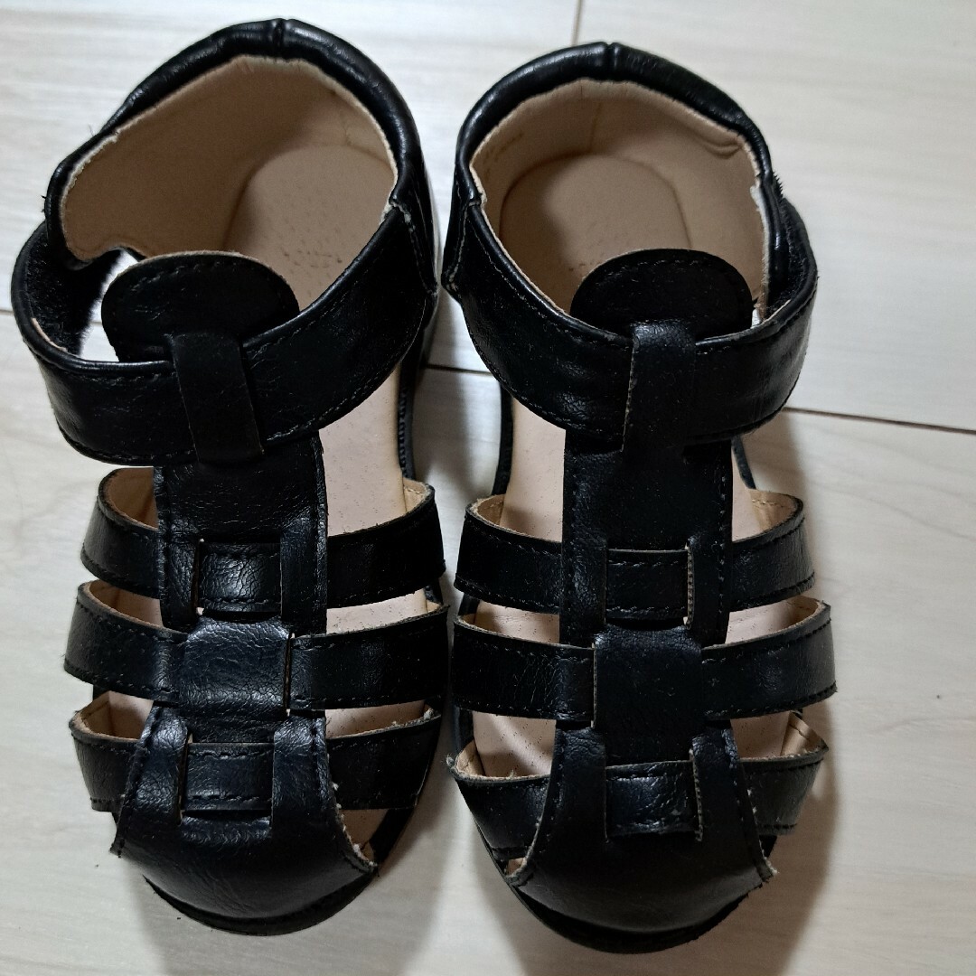 サンダル　黒　15cm キッズ/ベビー/マタニティのキッズ靴/シューズ(15cm~)(サンダル)の商品写真