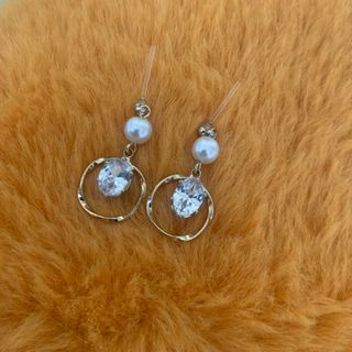 樹脂ピアス　(ピアス)