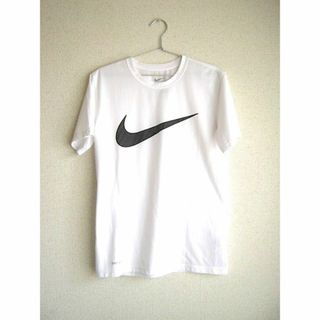 ナイキ(NIKE)のＮＩＫＥ）白（メンズＭ）ドライフィットの半袖Ｔシャツ☆美品(Tシャツ/カットソー(半袖/袖なし))