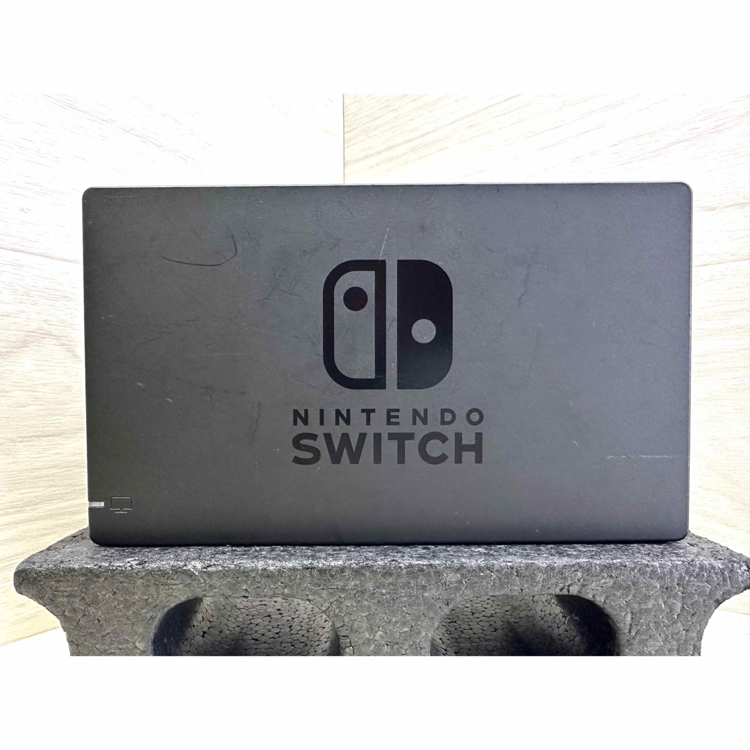 Nintendo Switch(ニンテンドースイッチ)の内容品完備ですぐに遊べる！液晶モデルの新型Nintendo Switch本体一式 エンタメ/ホビーのゲームソフト/ゲーム機本体(家庭用ゲーム機本体)の商品写真