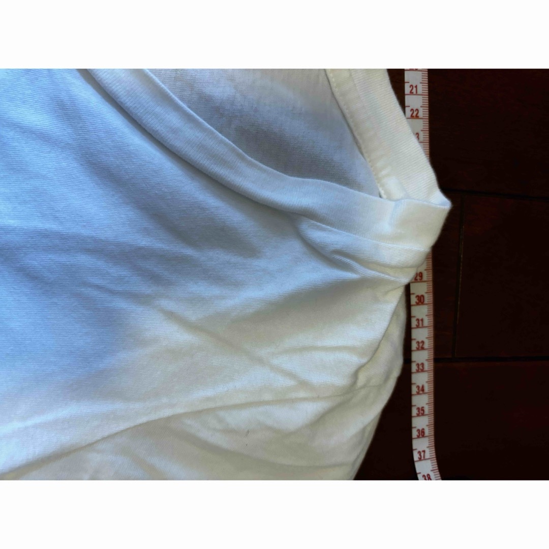 AZUL by moussy(アズールバイマウジー)のマウジー ＶネックホワイトTシャツ レディースのトップス(Tシャツ(半袖/袖なし))の商品写真