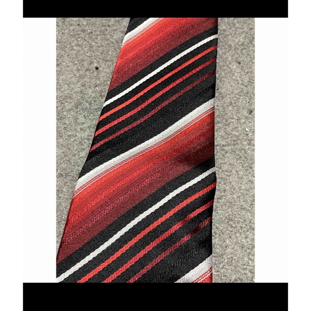 ネクタイ✳︎ストライプ✳︎赤黒白✳︎シンプル✳︎普段使い メンズのファッション小物(ネクタイ)の商品写真