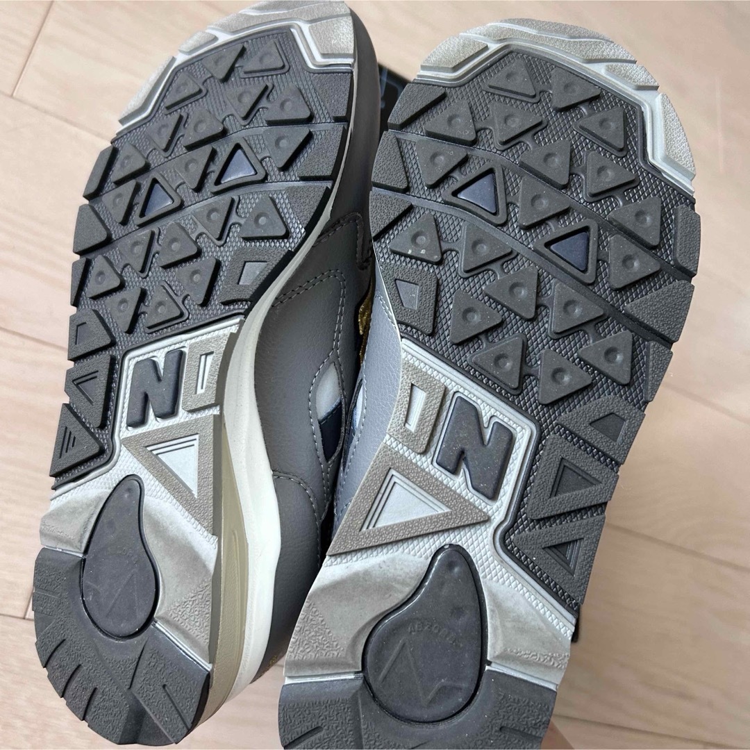 New Balance(ニューバランス)の美品New Balance CM1600LE CM1600LE グレー 24.5 レディースの靴/シューズ(スニーカー)の商品写真