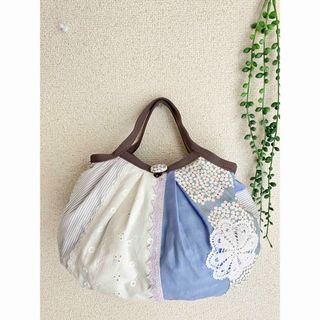 水色系パッチワーク風&ドイリー＊ミニグラニーバッグDカン付＊刺繍生地＊(バッグ)