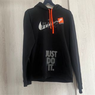 ナイキ(NIKE)のNIKE パーカー(パーカー)