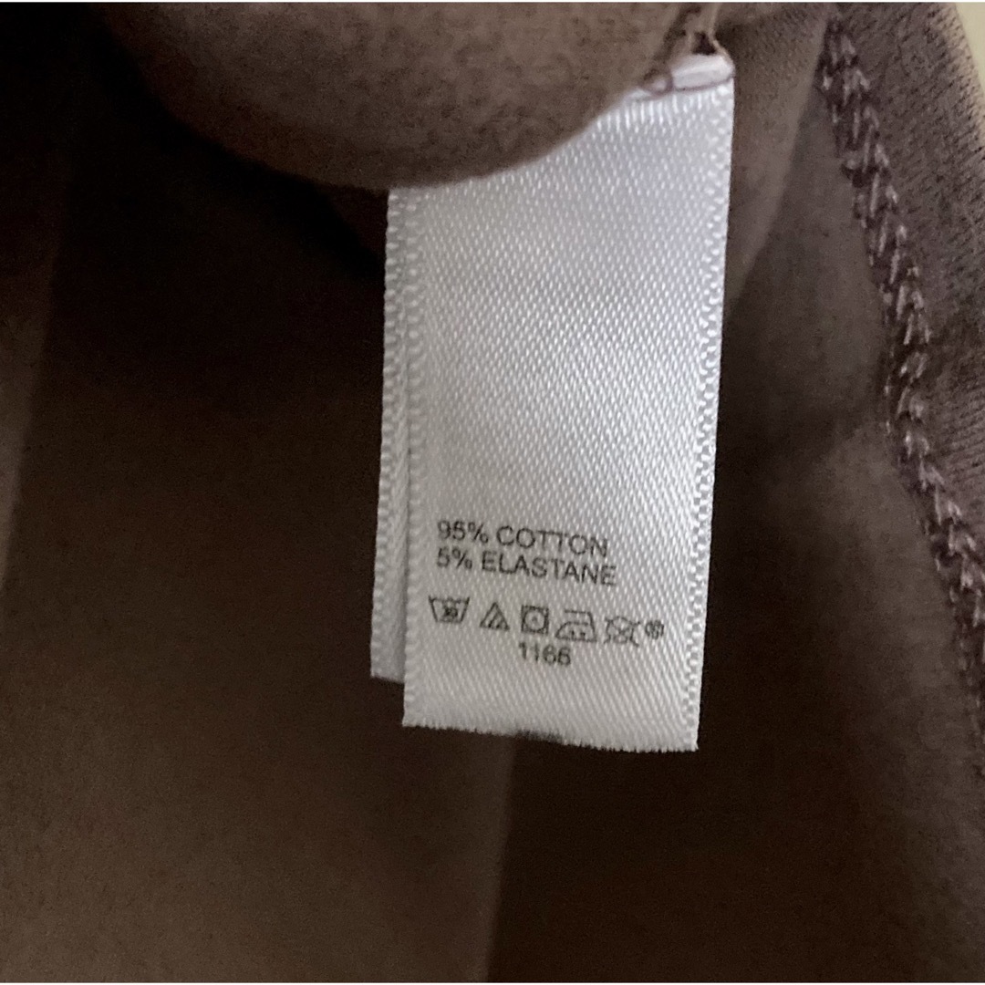 GAP(ギャップ)の新品タグ付✨Tシャツ   ギャップ　ブラウン　半袖　コットン　カットソー レディースのトップス(Tシャツ(半袖/袖なし))の商品写真