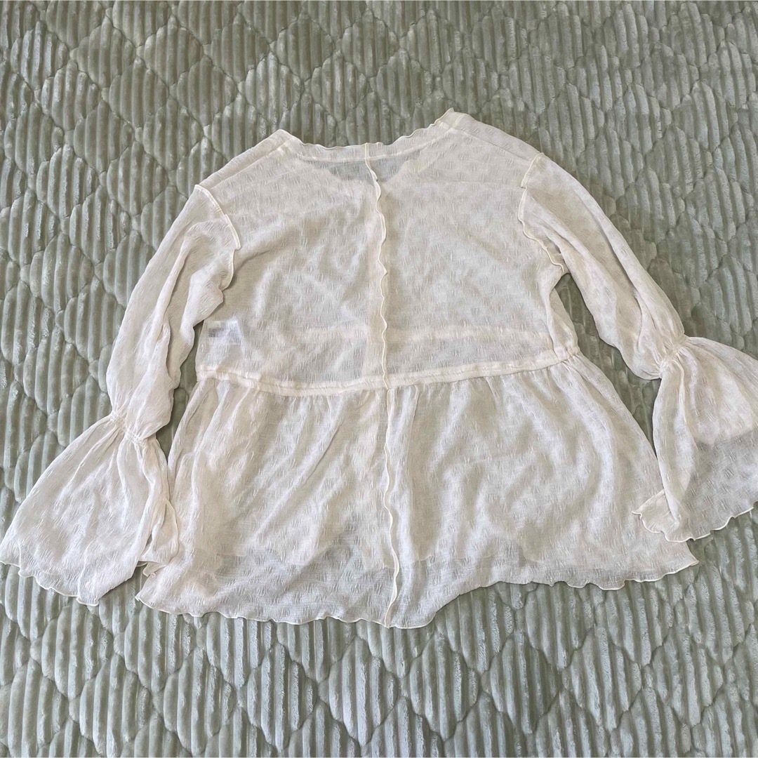 w closet(ダブルクローゼット)のダブルクローゼット　ダブル裾フリルブラウス レディースのトップス(シャツ/ブラウス(長袖/七分))の商品写真
