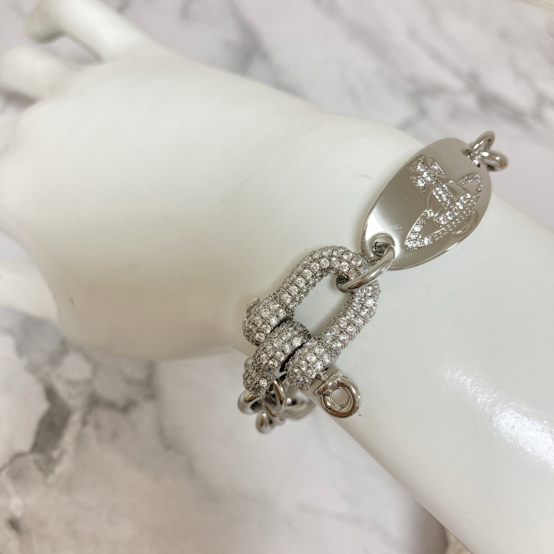 Vivienne Westwood(ヴィヴィアンウエストウッド)のヴィヴィアン　Isoriaブレスレット　シルバー レディースのアクセサリー(ブレスレット/バングル)の商品写真