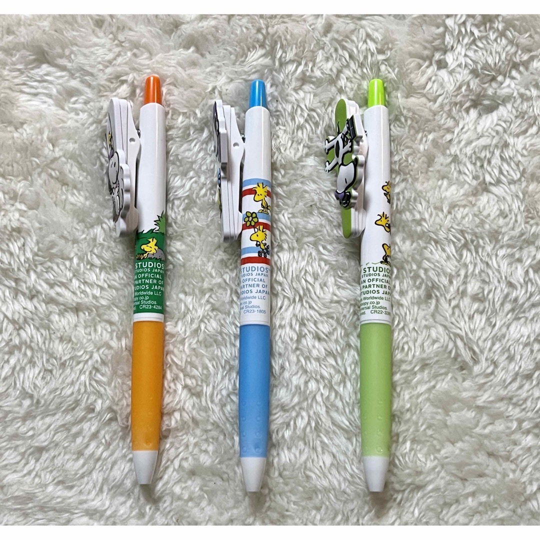 SNOOPY(スヌーピー)のスヌーピー  ボールペン　３本セット　マスコット付き エンタメ/ホビーのおもちゃ/ぬいぐるみ(キャラクターグッズ)の商品写真