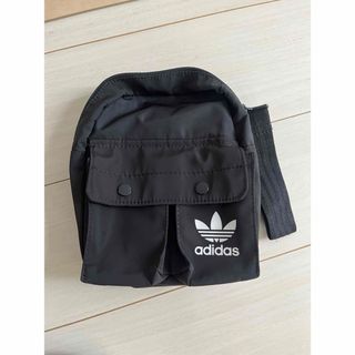 adidas ミニリュック