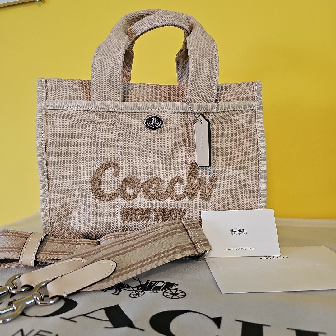 COACH(コーチ)のCOACH カーゴ トート 26 斜めがけ ミニトート 2way 男女兼用 新品 レディースのバッグ(トートバッグ)の商品写真