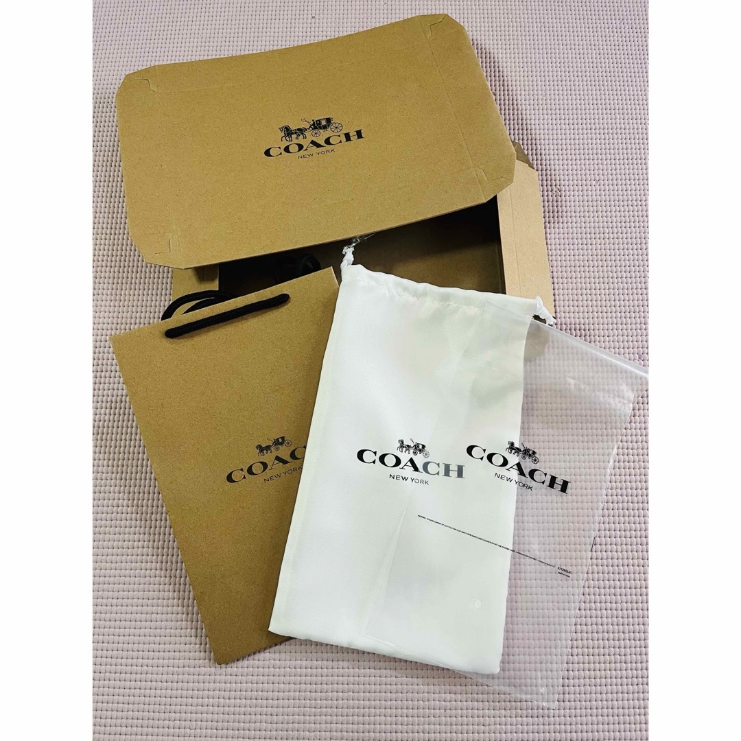COACH(コーチ)のCOACH ギフトボックス4点セット レディースのバッグ(ショップ袋)の商品写真