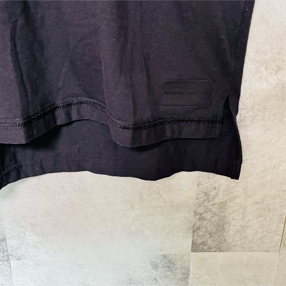 UNDER ARMOUR(アンダーアーマー)のアンダーアーマーTシャツ　S〜M ブラック　ロング丈　プリントロゴ メンズのトップス(Tシャツ/カットソー(半袖/袖なし))の商品写真