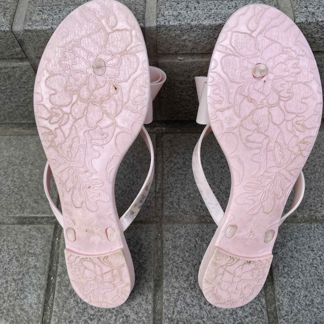 ビーチ　サンダル　ピンク　リボン 24〜25cm レディースの靴/シューズ(サンダル)の商品写真
