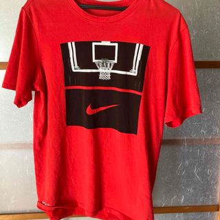 ナイキ(NIKE)のNIKE ナイキ　バスケットゴール　Tシャツ　赤(Tシャツ/カットソー(半袖/袖なし))