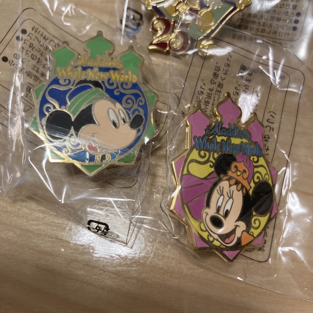 Disney - 東京ディズニーシー ワゴンゲーム 非売品ピンバッチ Disney - 東京ディズニーシー ワゴンゲーム 非売品ピンバッチ